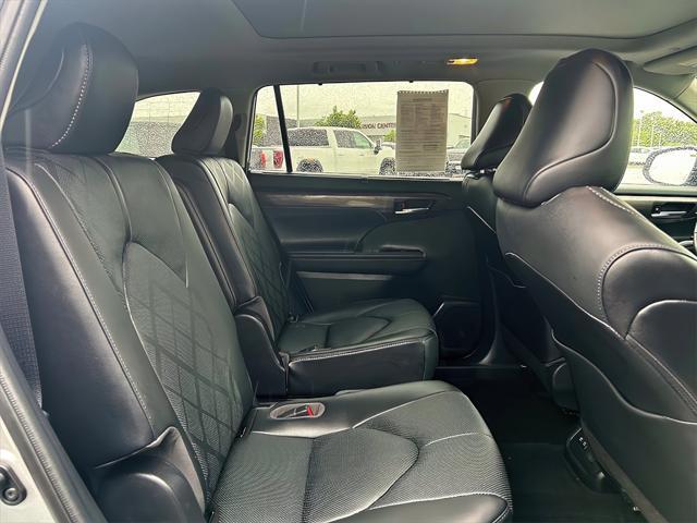 used 2021 Toyota Highlander Hybrid car, priced at $42,916
