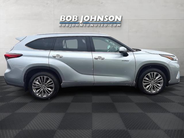 used 2021 Toyota Highlander Hybrid car, priced at $42,916