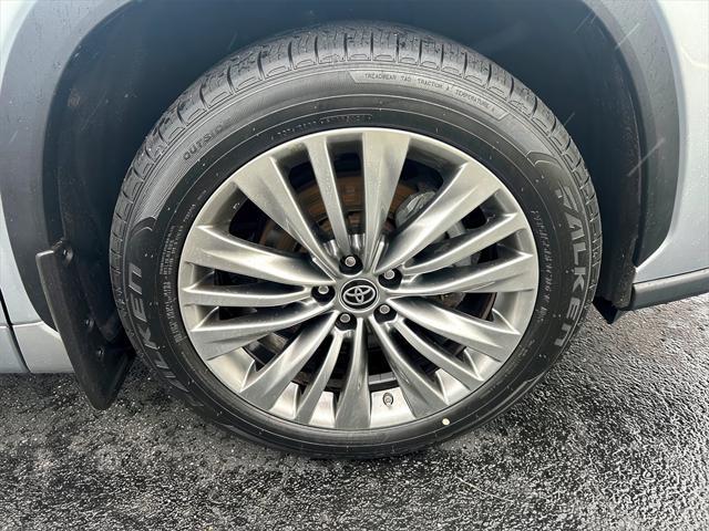 used 2021 Toyota Highlander Hybrid car, priced at $42,916