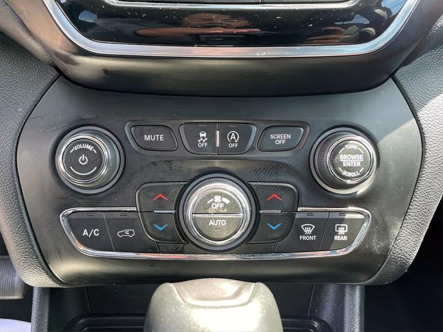 used 2019 Jeep Cherokee car, priced at $21,495