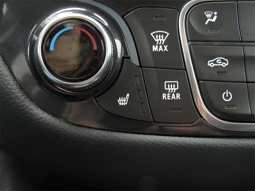 used 2022 Chevrolet Equinox car, priced at $24,900