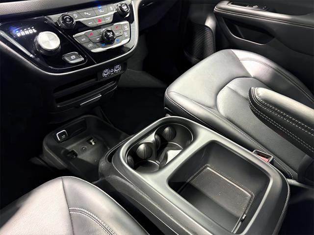 used 2025 Chrysler Pacifica car, priced at $38,526