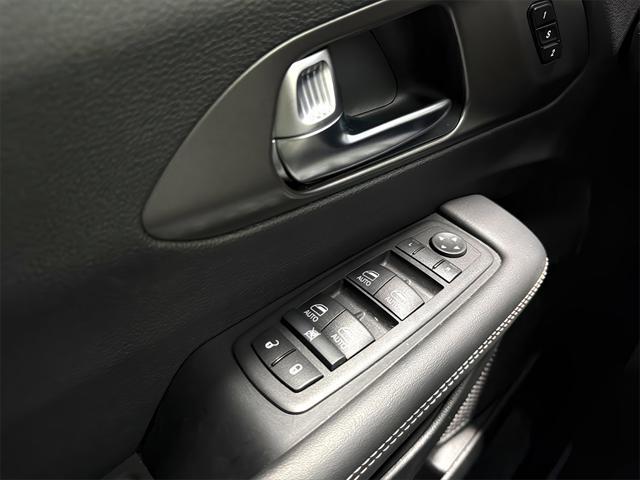 used 2025 Chrysler Pacifica car, priced at $38,526