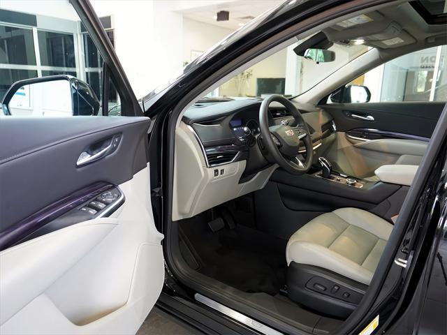 used 2023 Cadillac XT4 car, priced at $30,258