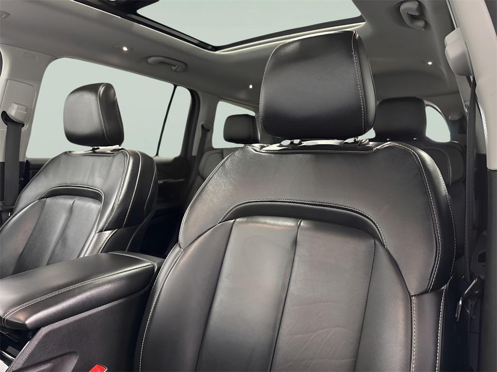used 2021 Jeep Grand Cherokee L car, priced at $25,428