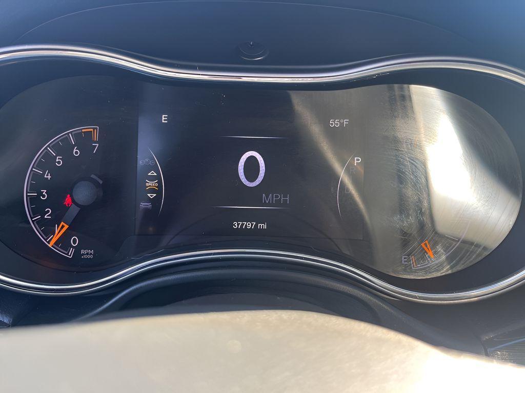 used 2021 Jeep Grand Cherokee car, priced at $28,539