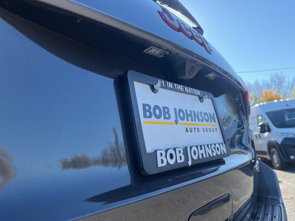 used 2021 Jeep Grand Cherokee car, priced at $28,539