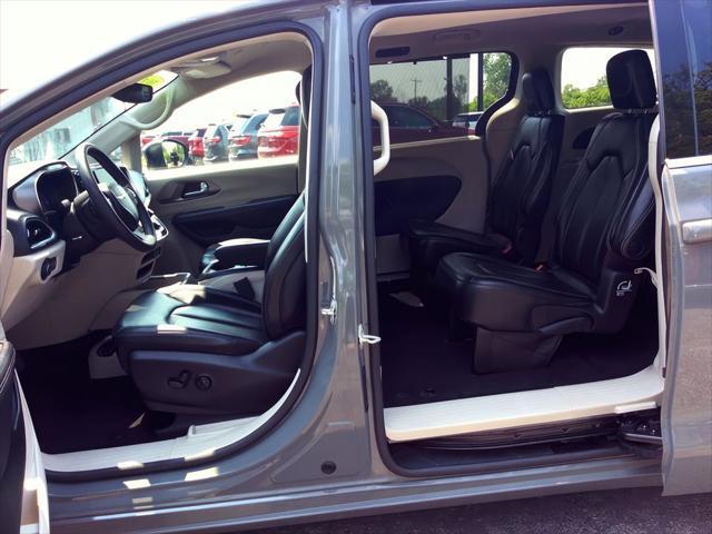used 2023 Chrysler Pacifica car, priced at $27,247