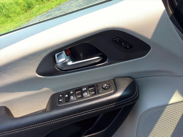 used 2023 Chrysler Pacifica car, priced at $27,247
