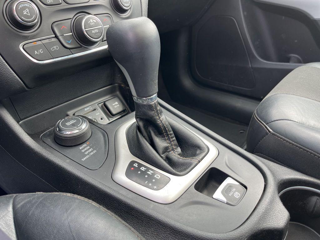used 2018 Jeep Cherokee car, priced at $13,422