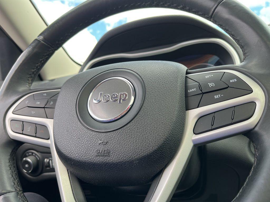 used 2018 Jeep Cherokee car, priced at $13,422