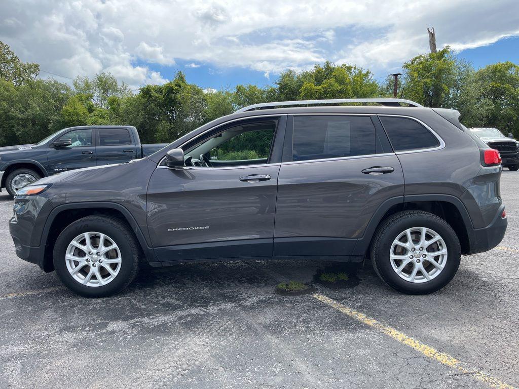 used 2018 Jeep Cherokee car, priced at $13,422