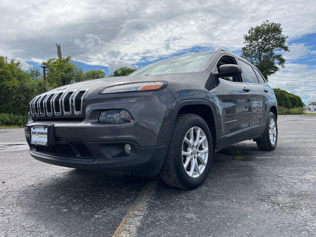 used 2018 Jeep Cherokee car, priced at $13,422