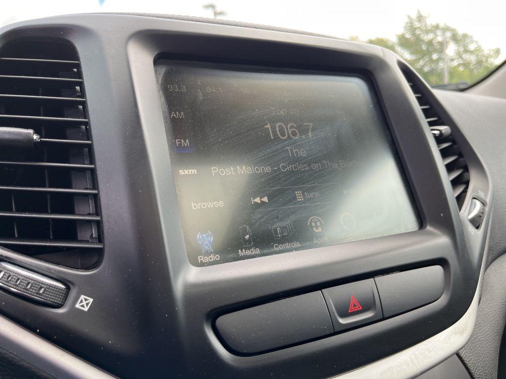 used 2018 Jeep Cherokee car, priced at $13,422