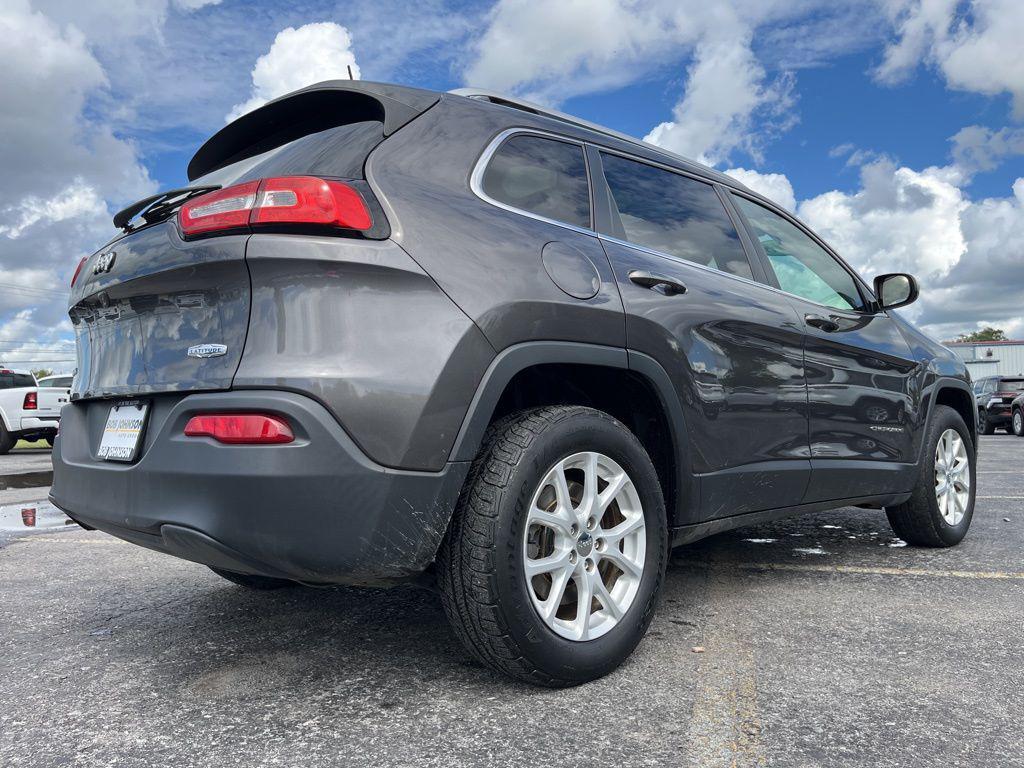 used 2018 Jeep Cherokee car, priced at $13,422