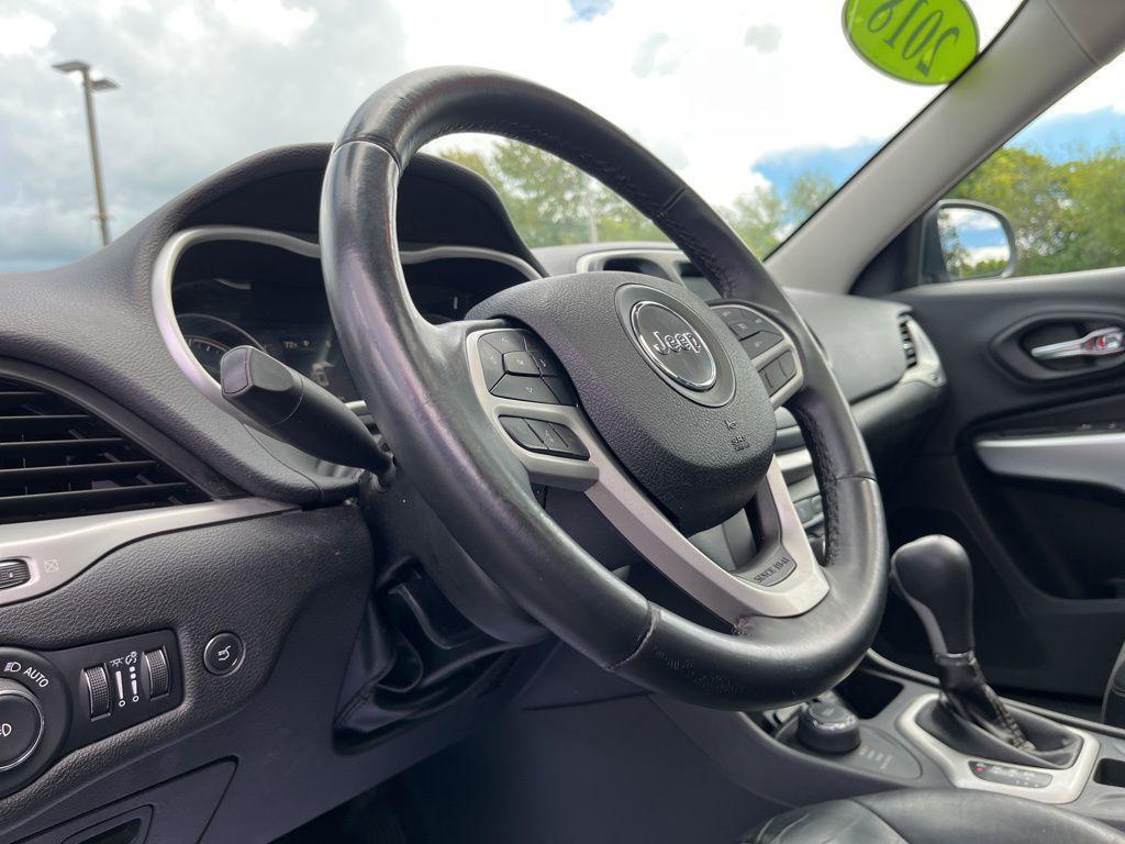 used 2018 Jeep Cherokee car, priced at $13,422