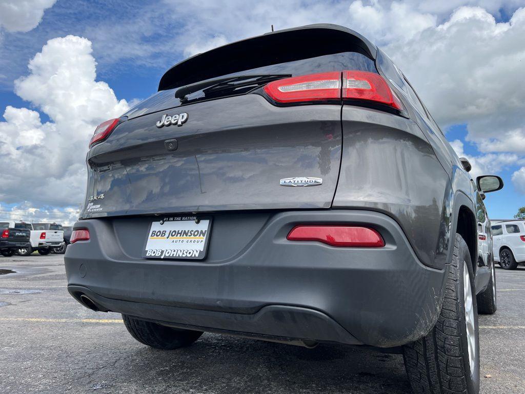 used 2018 Jeep Cherokee car, priced at $13,422