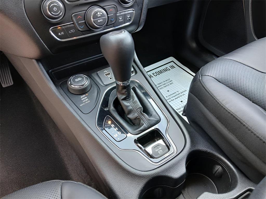 used 2020 Jeep Cherokee car, priced at $21,299