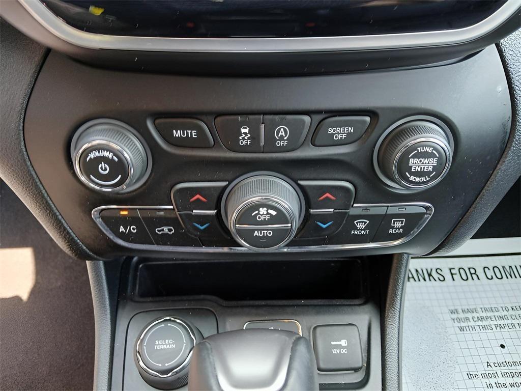 used 2020 Jeep Cherokee car, priced at $21,299