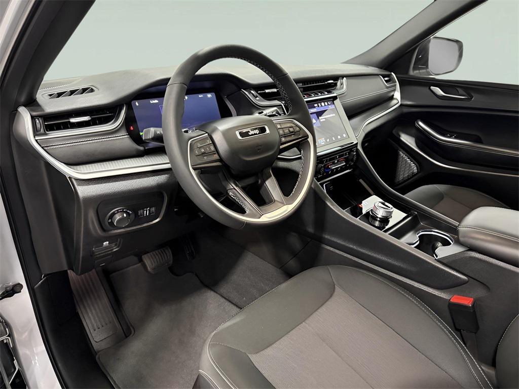 used 2024 Jeep Grand Cherokee car, priced at $34,167