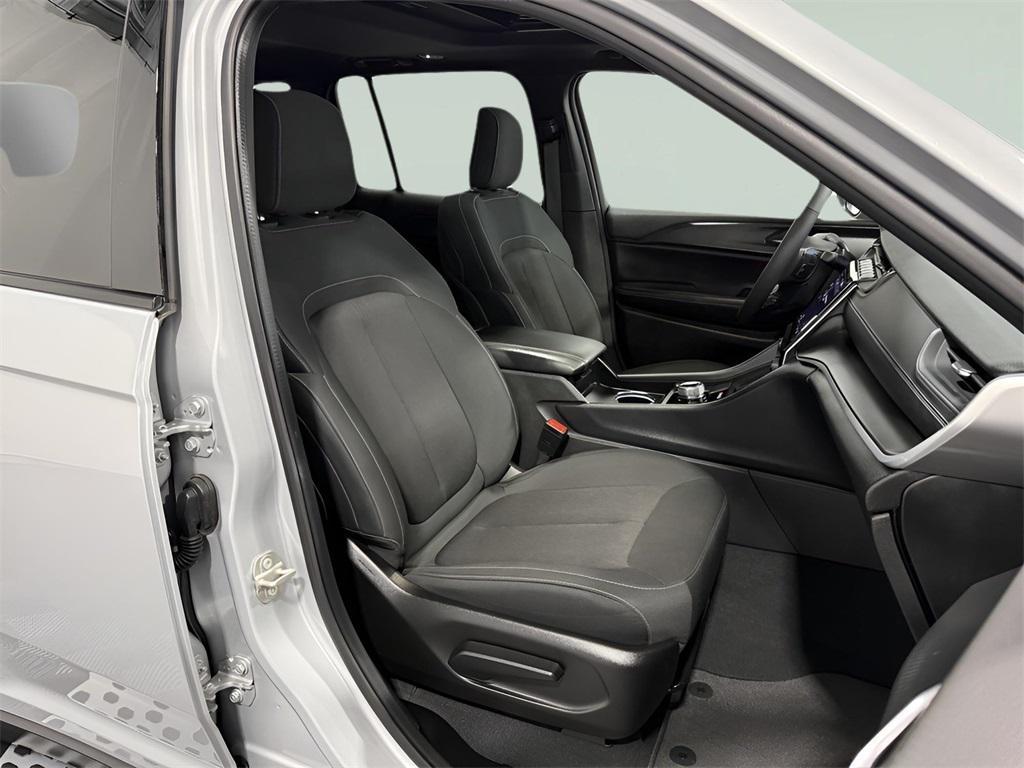 used 2024 Jeep Grand Cherokee car, priced at $34,167