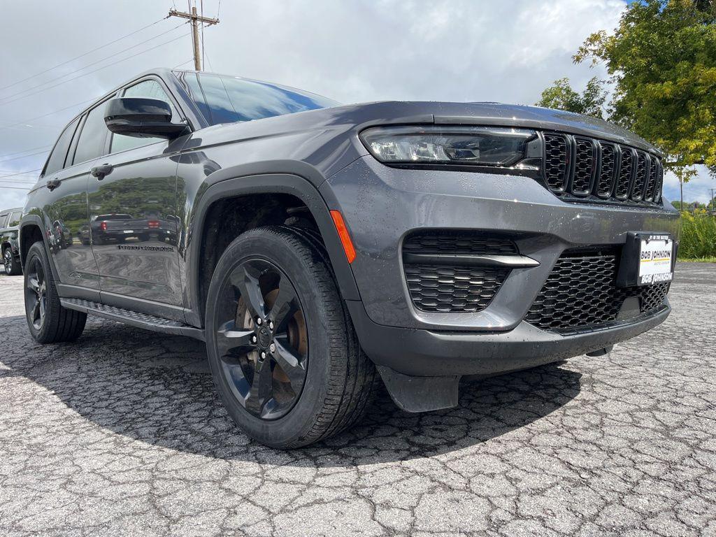 used 2023 Jeep Grand Cherokee car, priced at $32,299