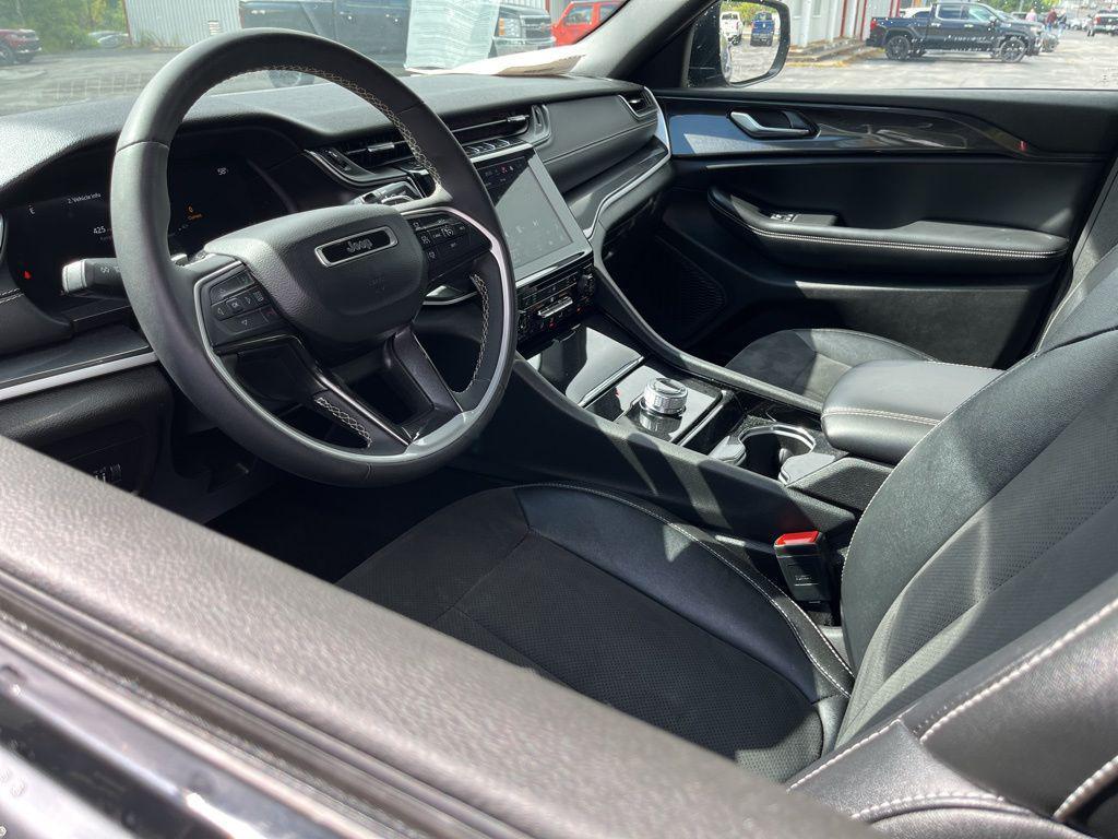 used 2023 Jeep Grand Cherokee car, priced at $32,299