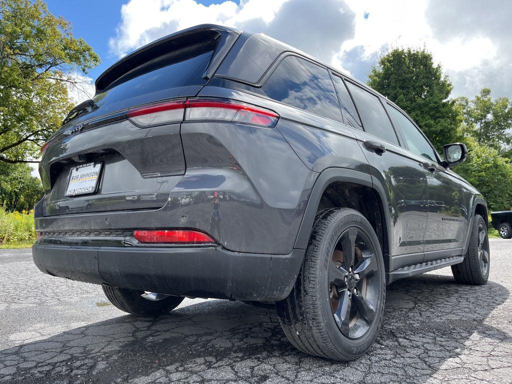 used 2023 Jeep Grand Cherokee car, priced at $32,299