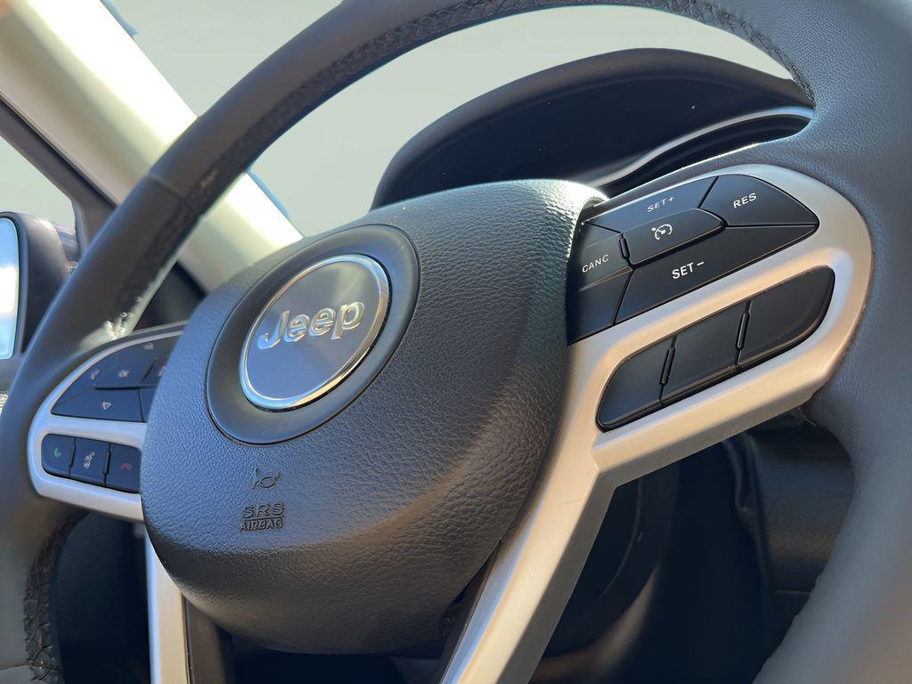 used 2022 Jeep Cherokee car, priced at $24,375