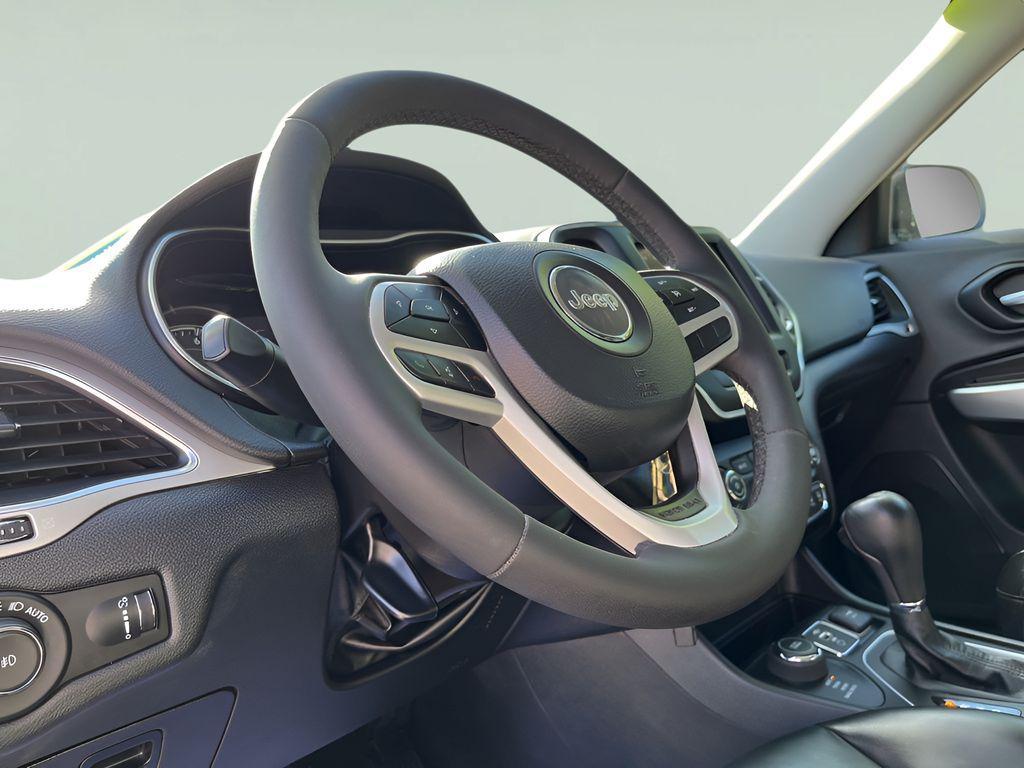 used 2022 Jeep Cherokee car, priced at $24,375