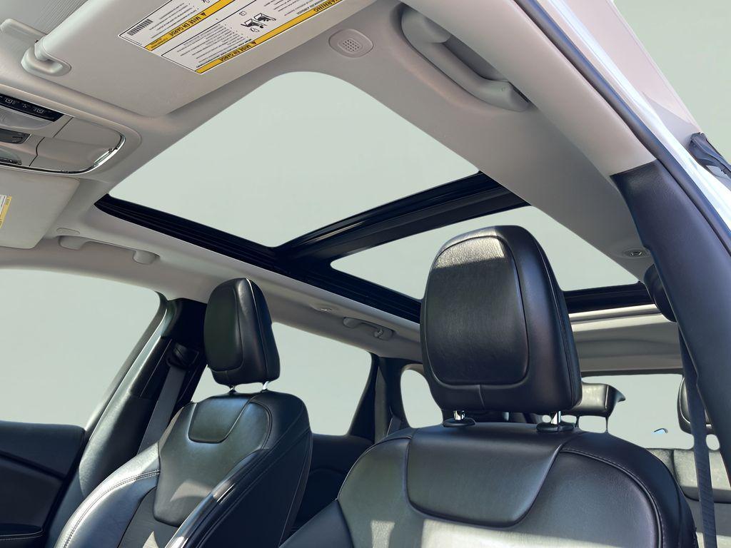 used 2022 Jeep Cherokee car, priced at $24,375