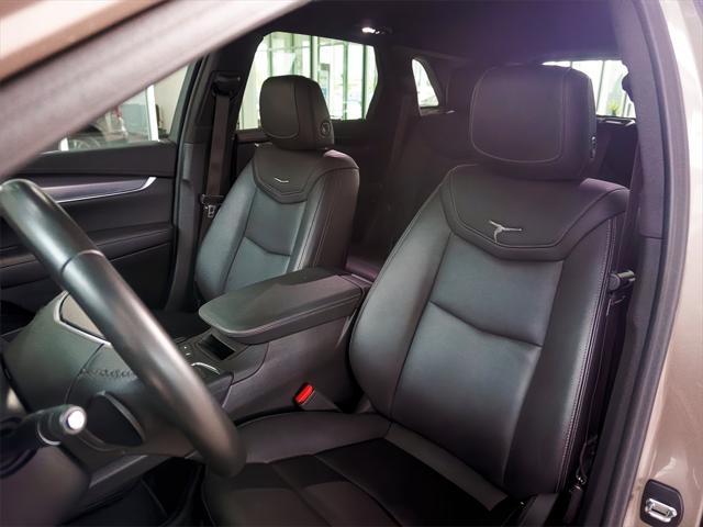 used 2023 Cadillac XT5 car, priced at $30,905