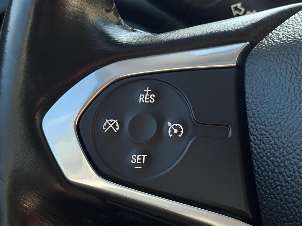 used 2021 Chevrolet Traverse car, priced at $21,495