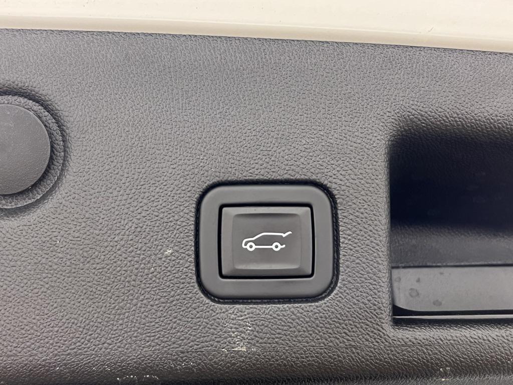 used 2023 Chevrolet Equinox car, priced at $20,630