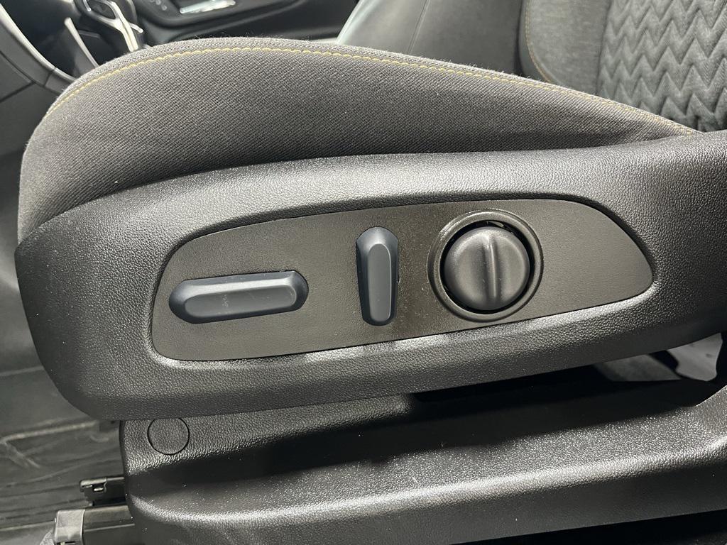 used 2023 Chevrolet Equinox car, priced at $20,630