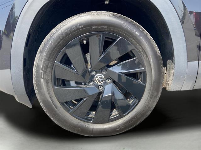 used 2025 Volkswagen Atlas car, priced at $40,988