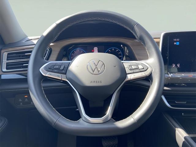 used 2025 Volkswagen Atlas car, priced at $40,988