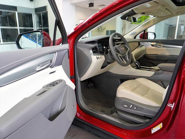 used 2025 Cadillac XT5 car, priced at $51,422