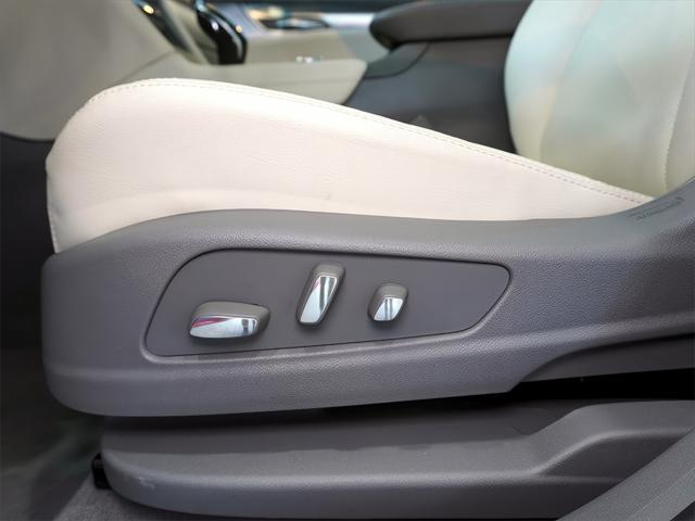 used 2025 Cadillac XT5 car, priced at $51,422