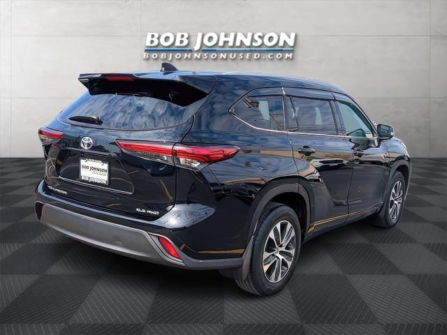 used 2022 Toyota Highlander car, priced at $37,995