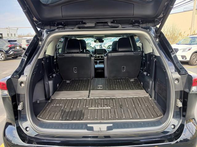 used 2022 Toyota Highlander car, priced at $37,995