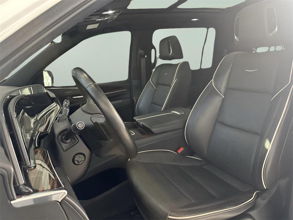 used 2022 Cadillac Escalade ESV car, priced at $58,992