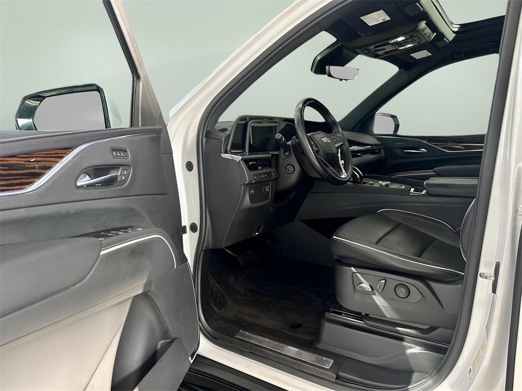 used 2022 Cadillac Escalade ESV car, priced at $58,992