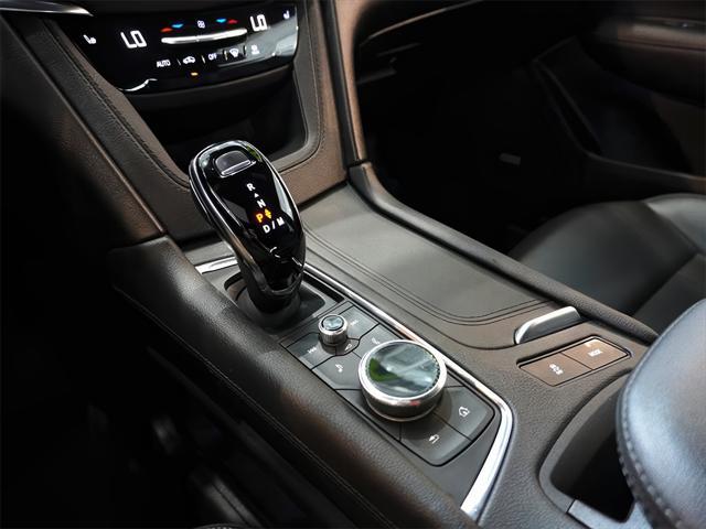 used 2022 Cadillac XT5 car, priced at $31,994