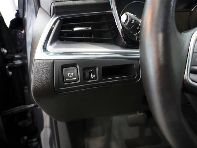 used 2022 Cadillac XT5 car, priced at $31,994