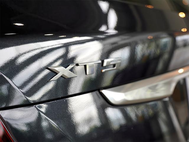 used 2022 Cadillac XT5 car, priced at $31,994