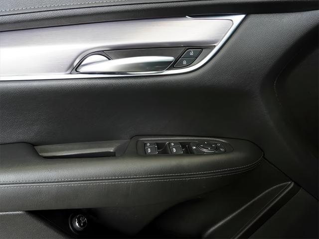 used 2022 Cadillac XT5 car, priced at $31,994
