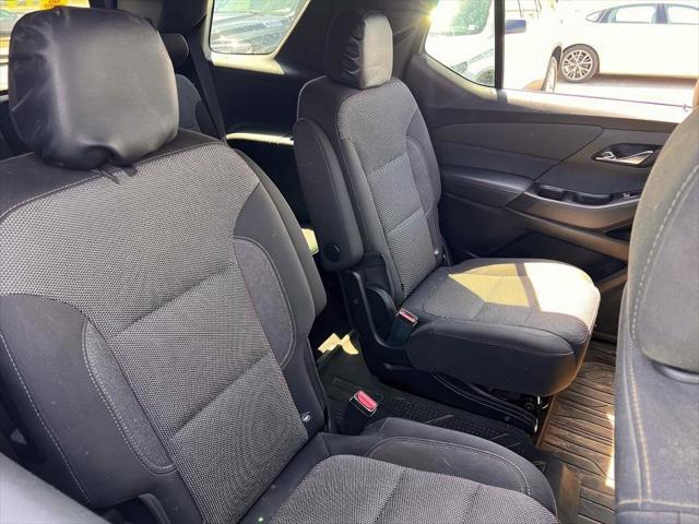 used 2023 Chevrolet Traverse car, priced at $31,500
