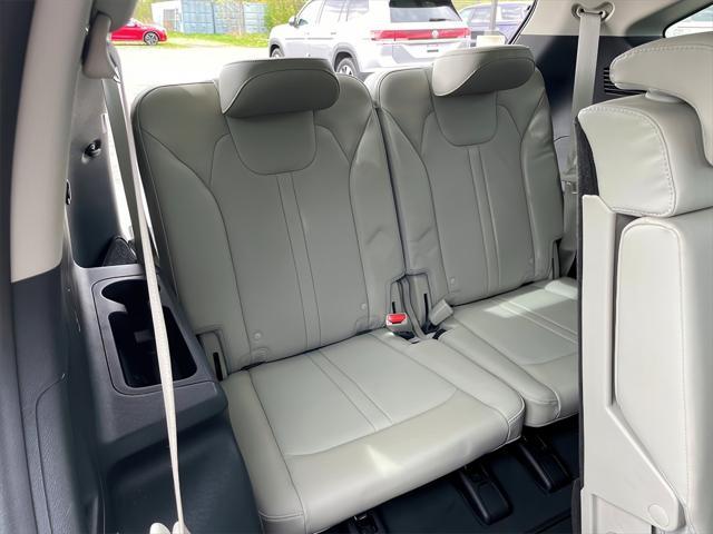 used 2023 Kia Sorento car, priced at $30,995