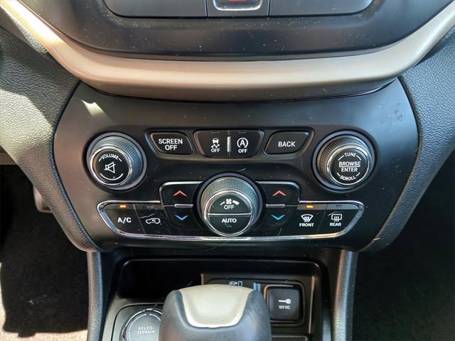 used 2015 Jeep Cherokee car, priced at $13,332